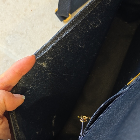 Vintage Authentic Gucci Shoulder Bag - Picture 6 of 13